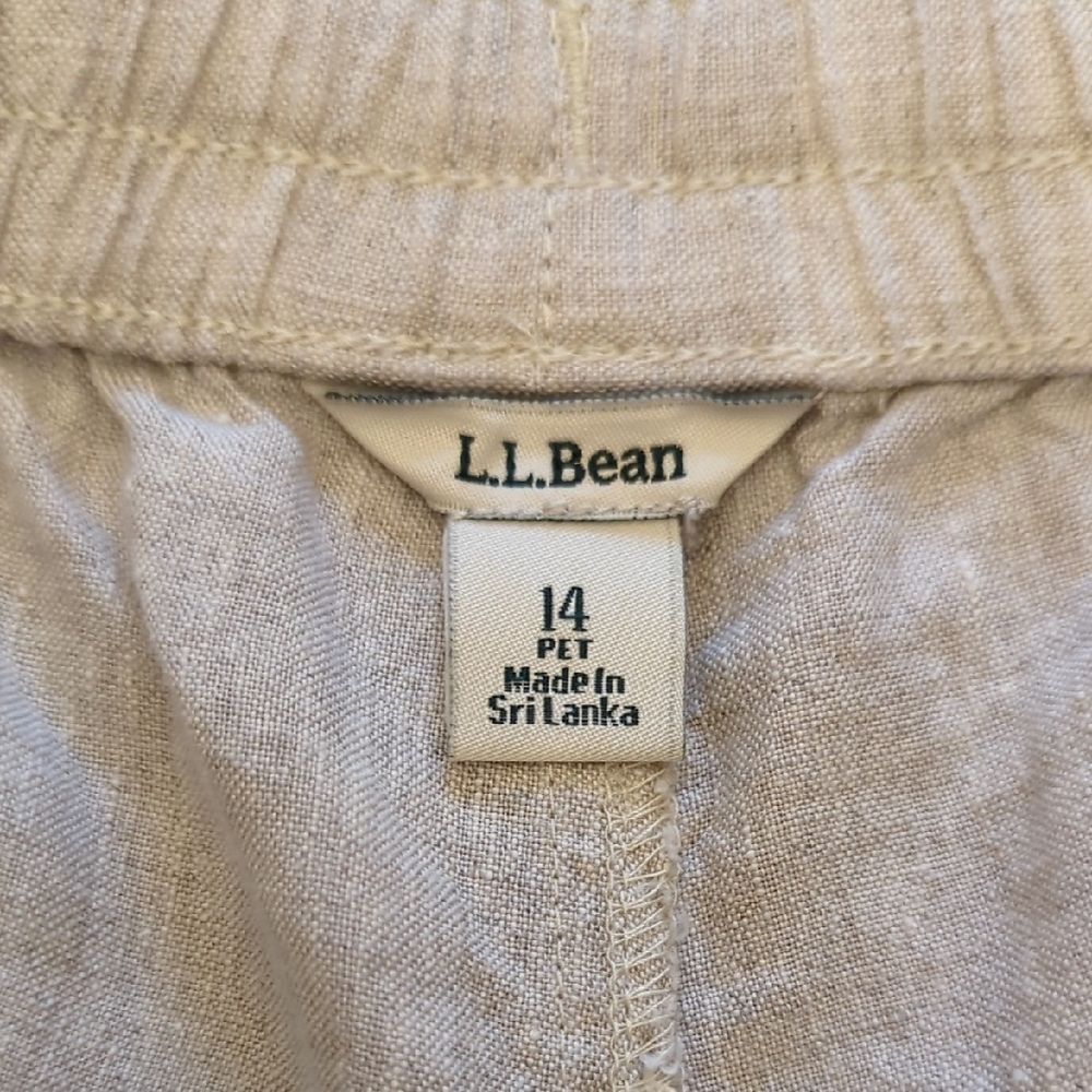 L.L. Bean Women's Beige Linen Cropped Capri Pants - Picture 2 of 13